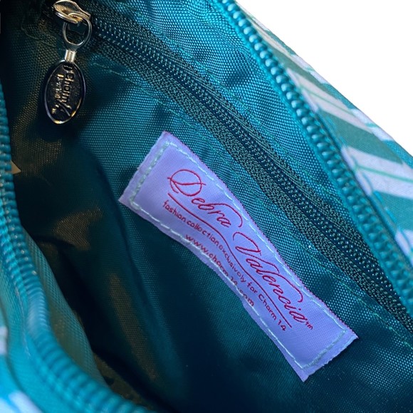 Charm 14 Chevron Teal White Crossbody Bag Touchscreen Purse NWT - Picture 8 of 9